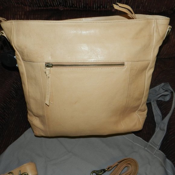 Day & Mood Leather Fringe Padded Sleeve Laptop/Tablet Compartment Bag Camel NWT! - Picture 7 of 13